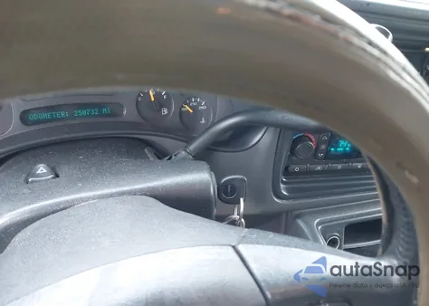 2003 Chevrolet Silverado 1500 z USA, uszkodzony, nr VIN 2GLEK19T431267637